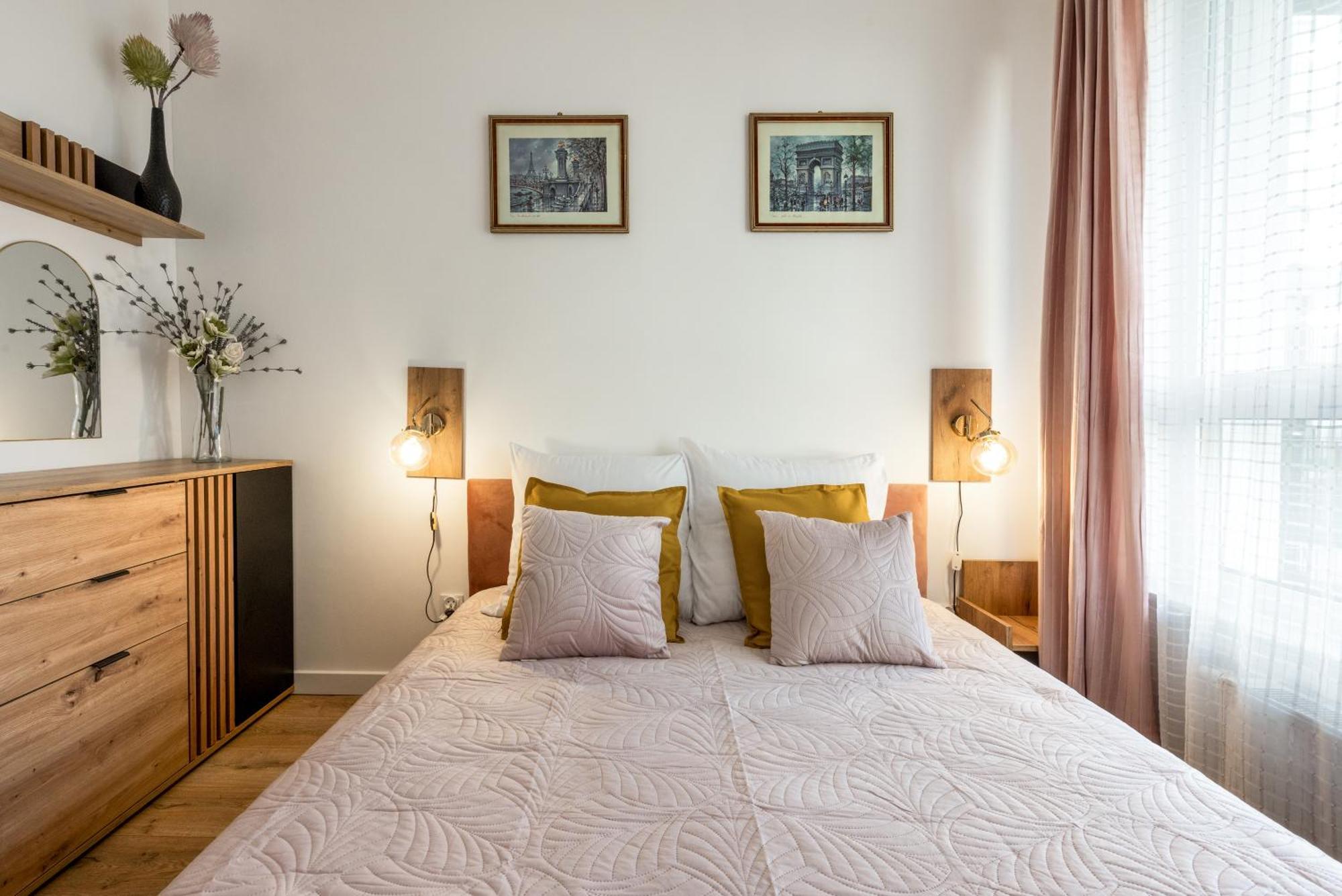 Golden Deluxe Old Town, Terrace, High Standard, 2 Apartament *