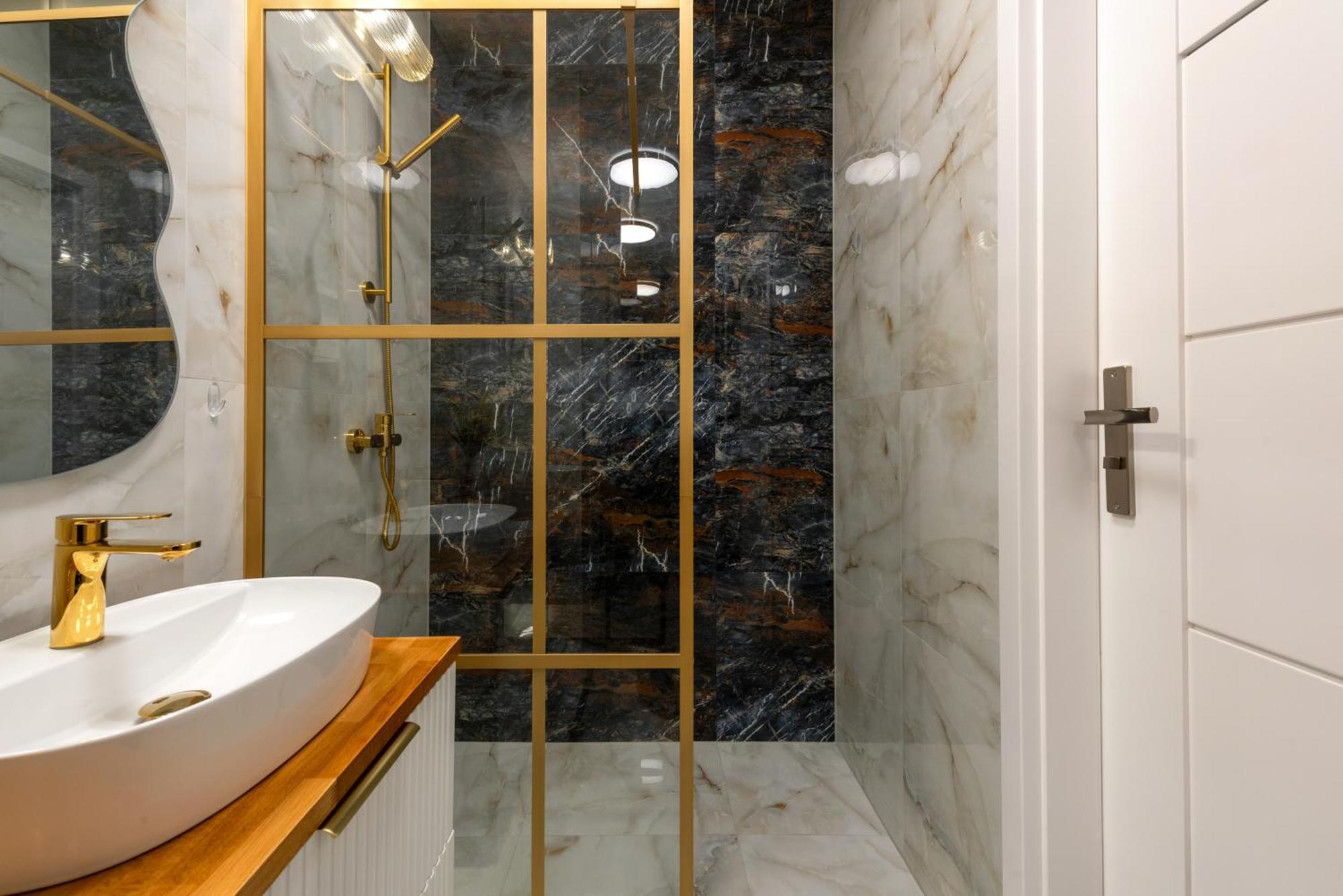 Golden Deluxe Old Town, Terrace, High Standard, 2